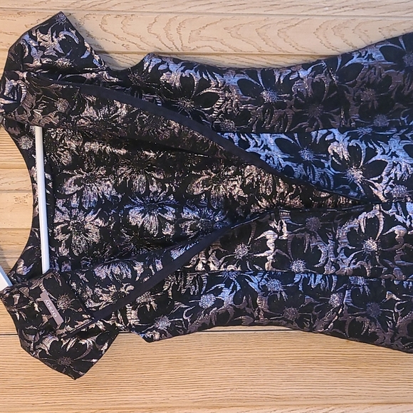 Women's blouses black and gold - Picture 3 of 6